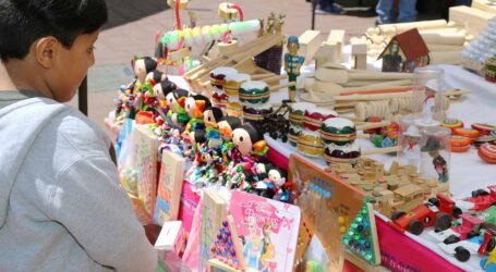 Disfrutan toluqueños talleres artesanales en la plaza Fray Andrés de Castro