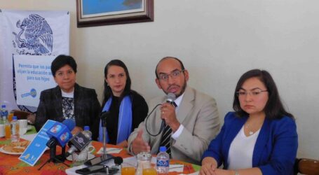 Sexualizados, los libros de texto, Confunden a niños y jóvenes: Padres