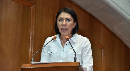 Propone el PVEM estacionamiento gratuito por dos horas en centros comerciales