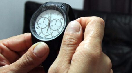 LLAMAN A RETRASAR EL RELOJ EL DOMINGO 28 DE OCTUBRE