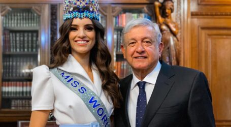 Recibe AMLO a Miss Mundo Vanessa Ponce de León