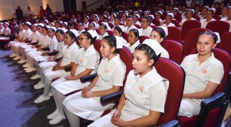 Egresan 36 académicos en enfermería de la Cruz Roja