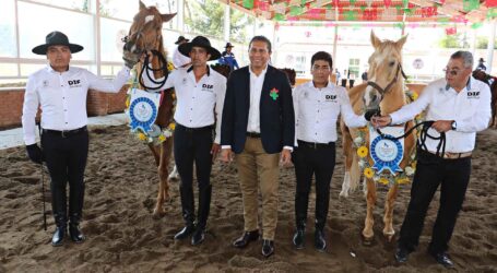 Reconoce JRSG a Marlboro y As de Oros, que sirvieron a niñas y niños en UNIMEQ Toluca