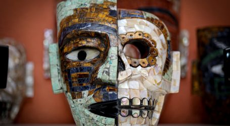 ES LA LABOR DE TALLAR LA OBSIDIANA UNA HERENCIA DE ORIGEN PREHISPÁNICO EN TEOTIHUACÁN