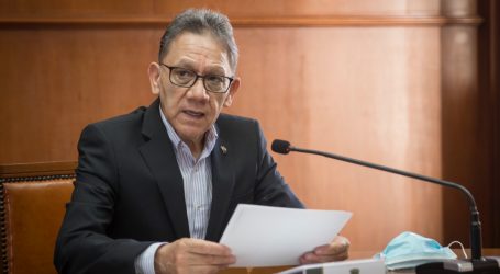 Alfredo Barrera premió a ganadores del Concurso de Literatura “Horacio Zúñiga”