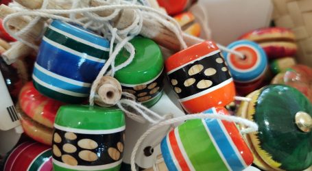 INVITAN A FESTEJAR A NIÑAS Y NIÑOS CON JUGUETES TRADICIONALES