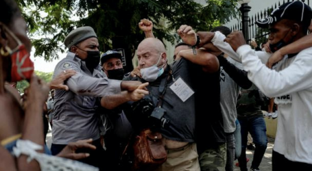 LLAMAN AL GOBIERNO DE CUBA A RESPETAR EL DERECHO DE MANIFESTACIÓN Y LIBERTAD DE EXPRESIÓN Y A DETENER LA VIOLENCIA CONTRA MANIFESTANTES