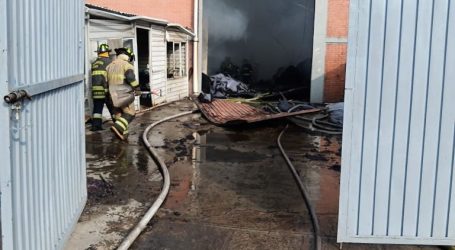 SOFOCAN EQUIPOS DE EMERGENCIA INCENDIO EN FÁBRICA DE COLCHONES EN TLALNEPANTLA