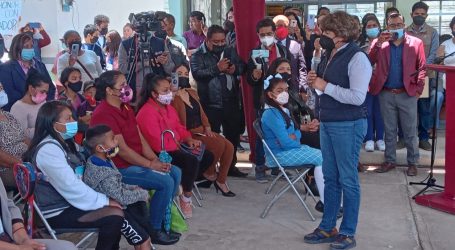 En Chimalhuacán, la maestra Delfina Gómez puso en marcha programa La Escuela es Nuestra