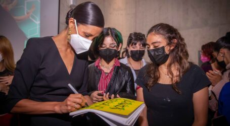 Elisa Carrillo Cabrera, primera bailarina del Ballet Estatal de Berlín, sostuvo encuentro con estudiantado de la UAEMéx