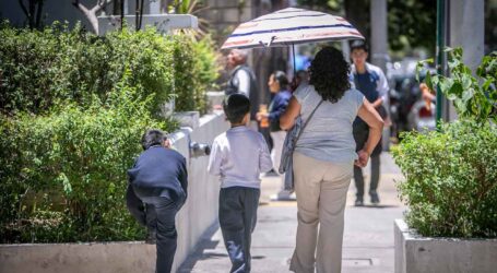 Población infantil y adultos mayores los más vulnerables ante la onda de calor