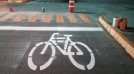 EN TRABAJO NOCTURNO (COMO DEBE SER) SEÑALARÁN CAJAS BICI-MOTO EN CALLES