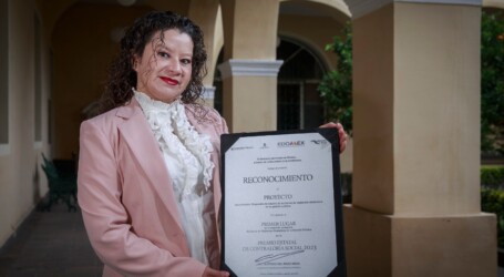 Alumniversitaria: Rebeca Hernández Reyes, estudiante UAEMéx, reconocida con el Premio Estatal de Contraloría Social 2023