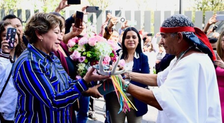 Mexiquenses sorprenden a Delfina Gómez con festejo previo a su cumpleaños