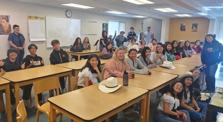 BACHILLERES MEXICANOS INTERCAMBIAN Y COMPARTEN TRADICIONES, DURANTE VIAJE DE ESTUDIOS A ORANGE COUNTY