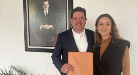 REGISTRA PRI A 40 ASPIRANTES AL SENADO Y DIPUTACIONES FEDERALES, ENTRE ELLOS KARLA CORTÉS, ESPOSA DE MONTIEL