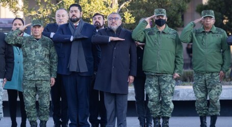 Horacio Duarte Olivares, presidió la Ceremonia de Izamiento de Bandera