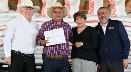 ENTREGAN FERTILIZANTES A PRODUCTORES DEL CAMPO DE LOS 125 MUNICIPIOS