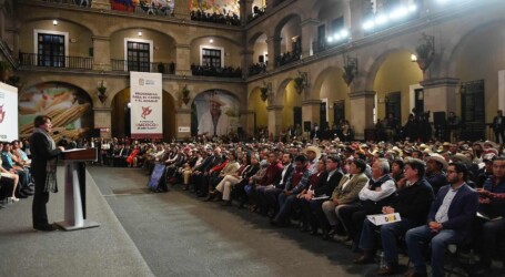 Lanza Delfina  programa de apoyo a campesinos del Estado de México y rescate a bosques