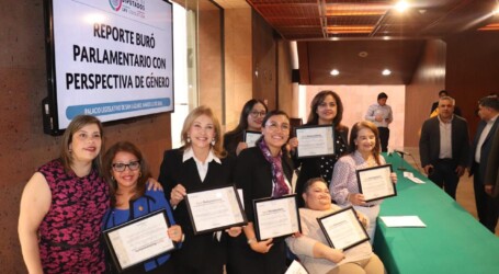 ENTREGA BURÓ PARLAMENTARIO RECONOCIMIENTO A ANA LILIA HERRERA