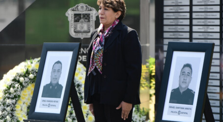 Rinden homenaje a policías caídos en cumplimiento de su deber