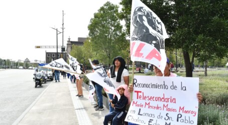 PLANTÓN DE MAESTROS PARA QUE NO LES DEN “ATOLE CON EL DEDO”