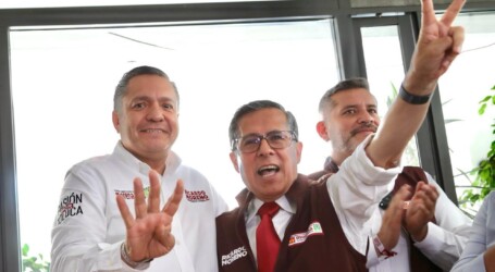 Deja al PRI y se suma al proyecto de Ricardo Moreno, el diputado local Arturo Jiménez García.