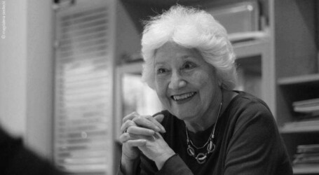 +Julio Cortázar sin barba ni melena, Onetti sin su segunda esposa, la tímida sonrisa de Roa Bastos, García Márquez con toga y birrete; Sara Facio los retrató, hoy un recuerdo a la gran fotógrafa; 6 del gabinete