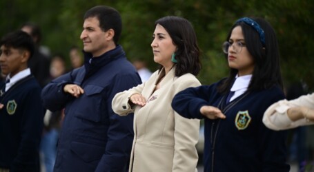 Nayeli Gómez Castillo encabeza la Ceremonia de Arriamiento de Bandera