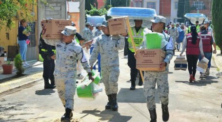 Entregan autoridades del Estado de México apoyos a familias afectadas por inundaciones en Chalco
