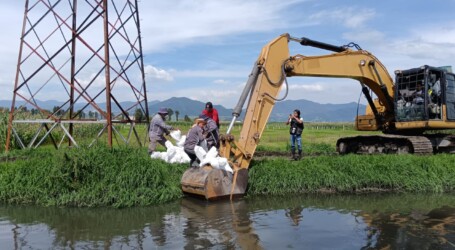 CONTIENEN DESBORDAMIENTO DEL CANAL TOTOLTEPEC