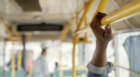 AUMENTO DE TARIFA DE TRANSPORTE PÚBLICO EN MEXICALI: USUARIOS ENFRENTAN DIFICULTADES Y BUSCAN ALTERNATIVAS