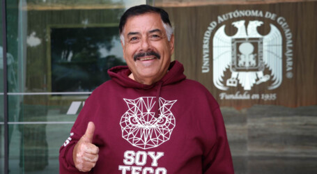 A sus 74 años, viene de intercambio académico a la UAG