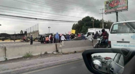 HABITANTES DE CHALCO BLOQUEARON LA CARRETERA MÉXICO.CUAUTLA