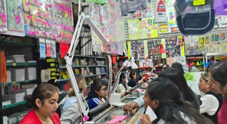 PAPELERÍAS LLENAS ANTE EL REGRESO A CLASES