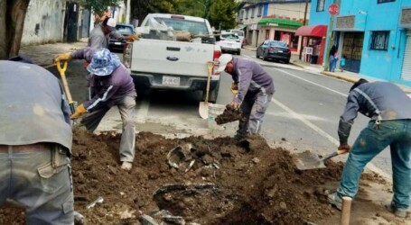 En Toluca se repara socavón de la colonia Francisco Murguia