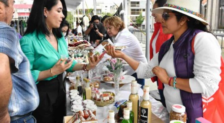 Bazar con causa “Manos mágicas” es un espacio del talento artesanal