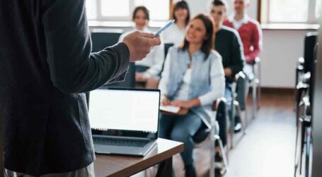 INTELIGENCIA ARTIFICIAL EN LA EDUCACIÓN: CÓMO IMPLEMENTAR ESTA HERRAMIENTA DE MANERA ÉTICA