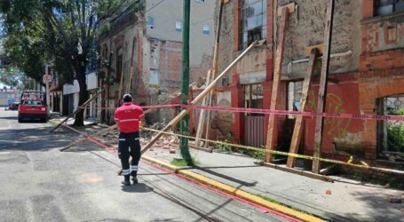 ATIENDEN BOMBEROS Y PC COLAPSO DE BARDA