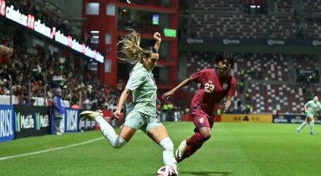 Mexicanas golearon a Tailandia en el Nemesio Diez