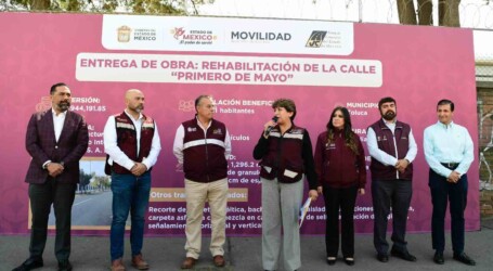 Entrega Delfina rehabilitación de caminos y carreteras en el Valle de Toluca