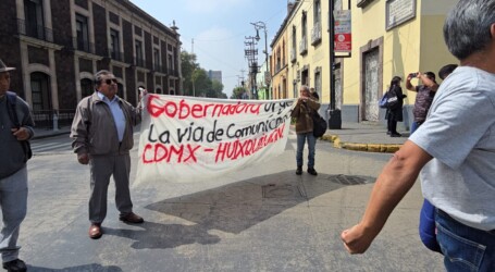 PROTESTAN, PIDEN REPARACIÓN DE AV. ZACAMULPA EN HUIXQUILUCAN
