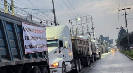 BLOQUEO DE TRANSPORTISTAS EN PASEO TOLLOCAN
