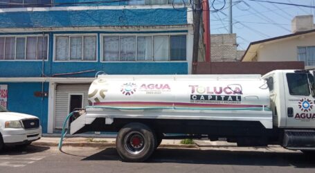 Sigue llegando el agua potable en Toluca a través de pipas gratuitas