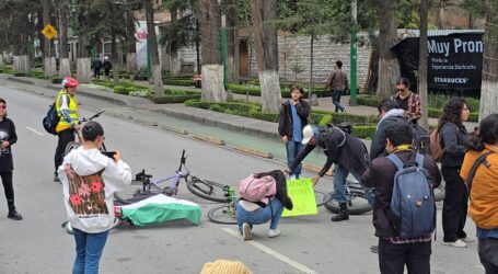 PROTESTAN CONTRA STARBUCKS QUE SE CONSTRUYE EN COLÓN