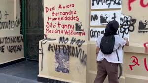 +Caos por lluvias en zona metropolitana del Valle de México; drones de Trump invaden Valle de Bravo; las “propuestas” de los paristas universitarios