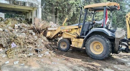 Trabaja Gobierno municipal en el mantenimiento de panteones de Toluca, retira basura y limpia accesos