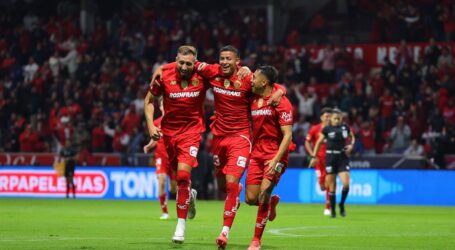 EL CAMPEÓN TOLUCA SE IMPUSO 3-1 AL PUEBLA EN EL NEMESIO DIEZ