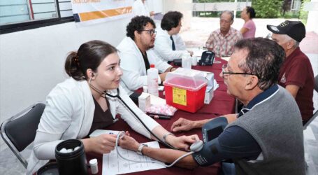 Ofrecen consultas médicas, nutricionales y psicológicas a jubilados de la UAG