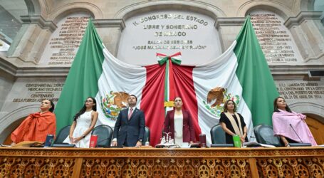 Guarda Congreso local minuto de silencio por víctimas en Atlacomulco